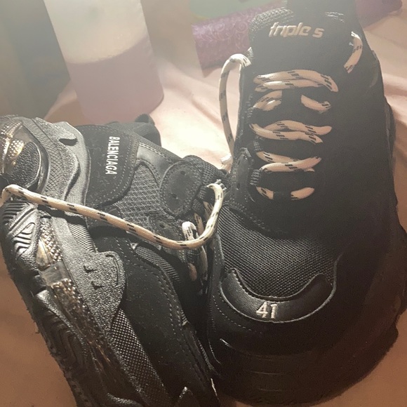 Triple s black balenciagas size 9.5,10 In women’s - Picture 1 of 3